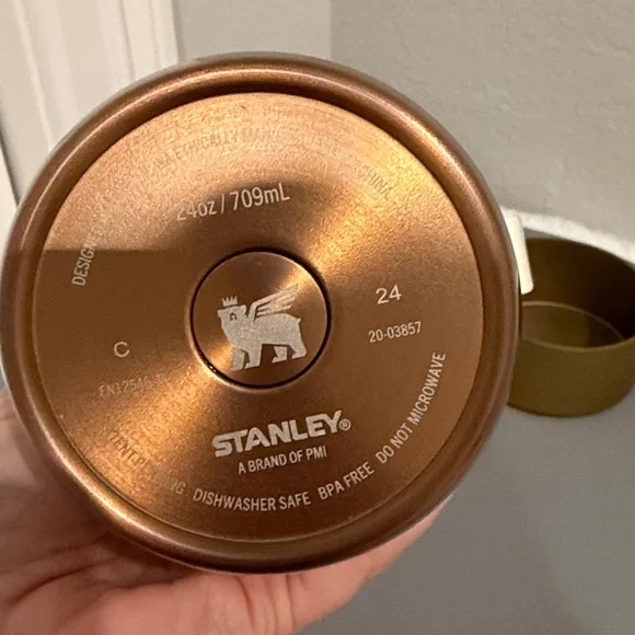 EUC Stanley 24oz Camp Mug with boot - Picture 6 of 11